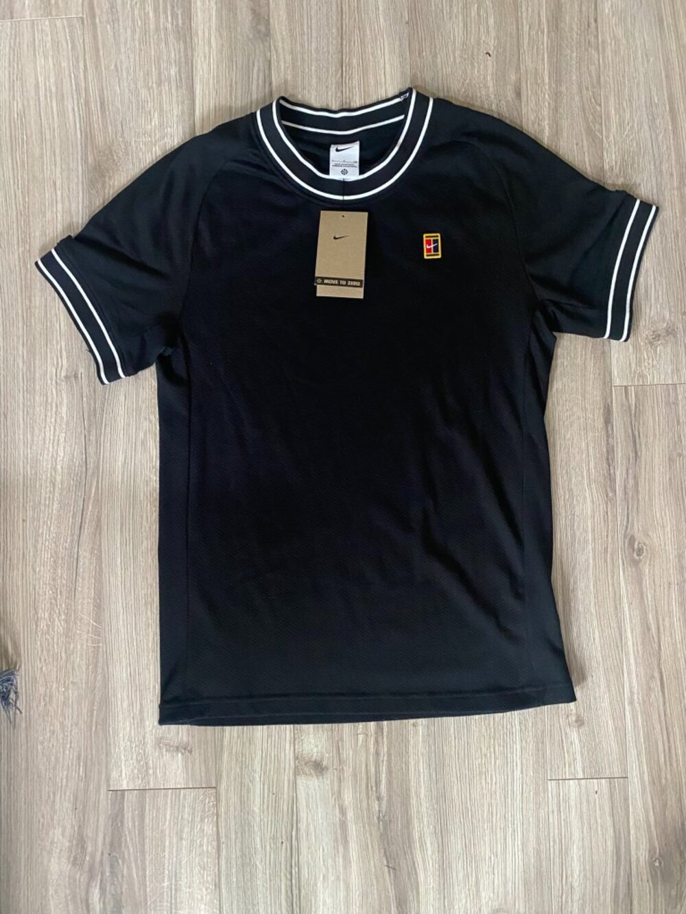New w Tag Black NikeCourt Heritage Men's Short-Sleeve Tennis Top Size Small